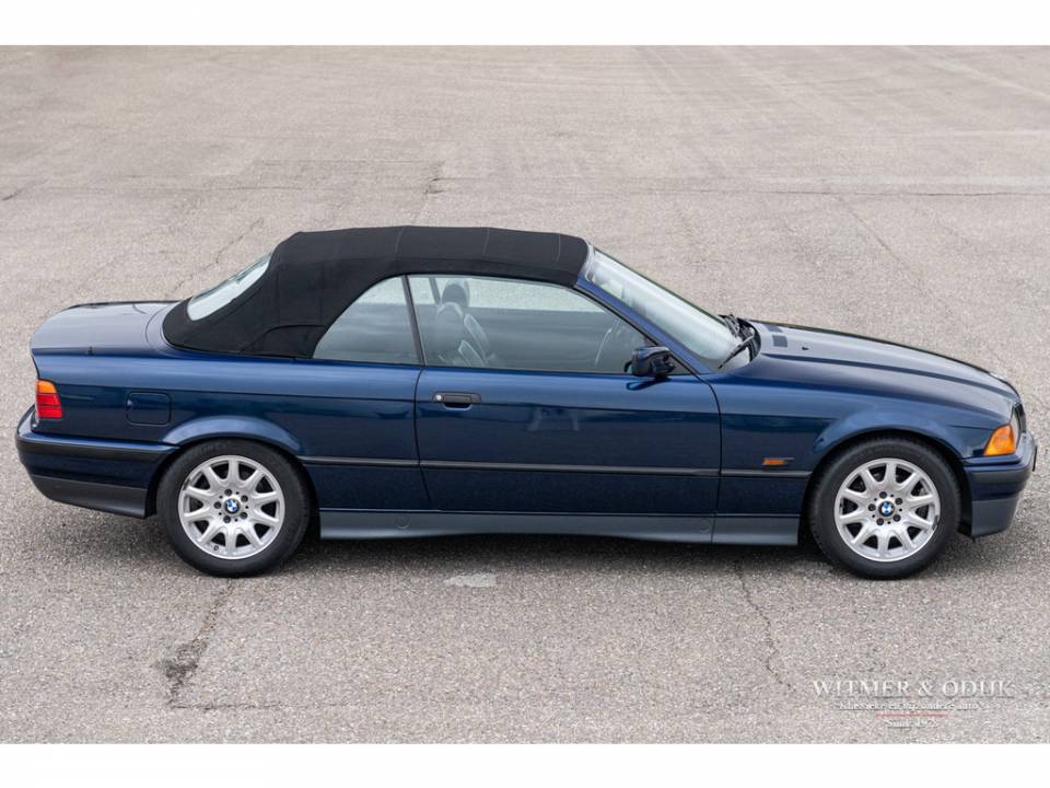 Image 5/29 de BMW 325i (1993)