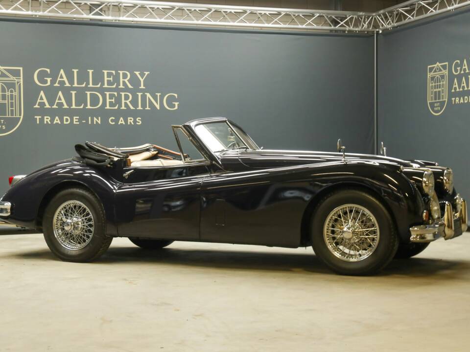 Image 42/50 of Jaguar XK 140 DHC (1955)
