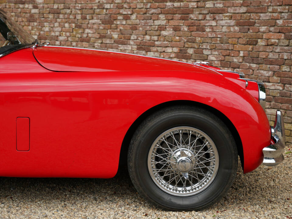 Image 43/50 of Jaguar XK 150 DHC (1960)