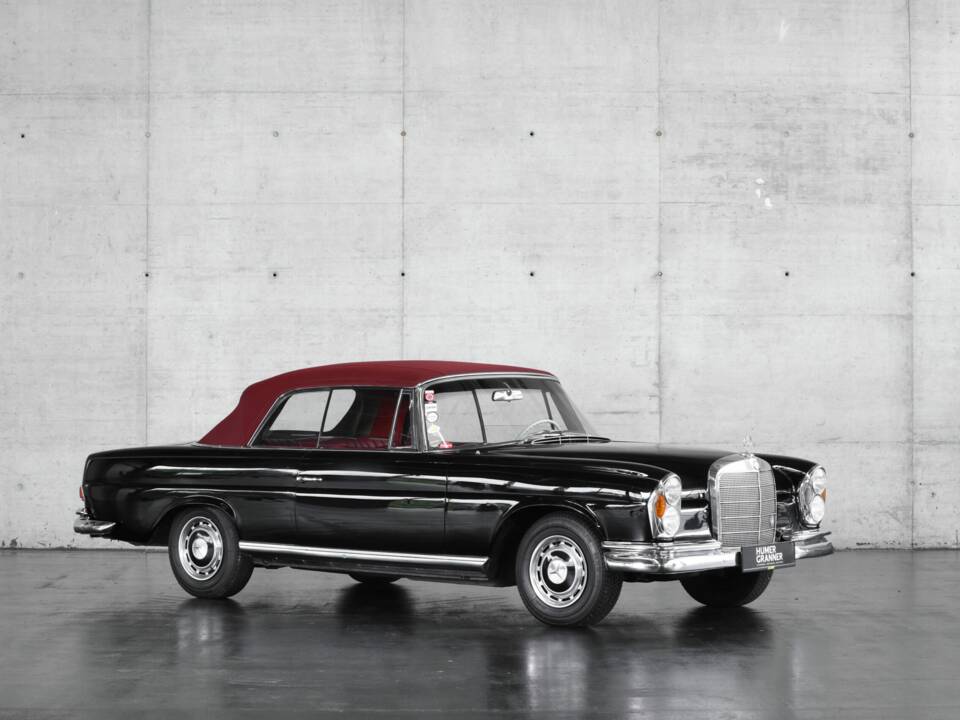 Image 3/50 of Mercedes-Benz 220 SE b (1962)