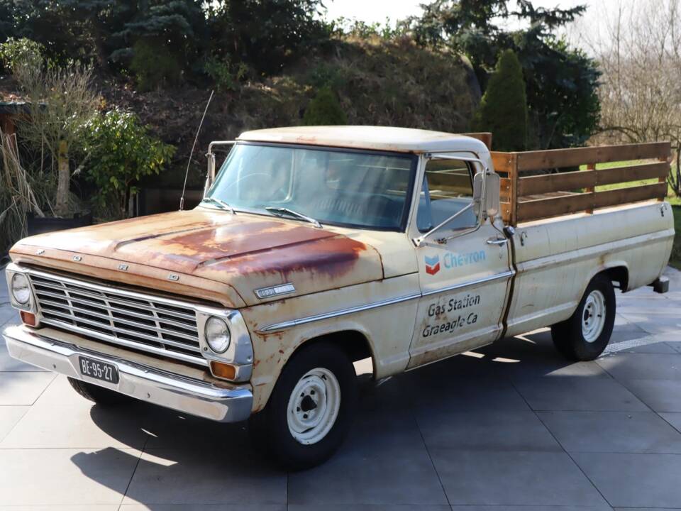 Image 2/52 of Ford F-100 (1967)