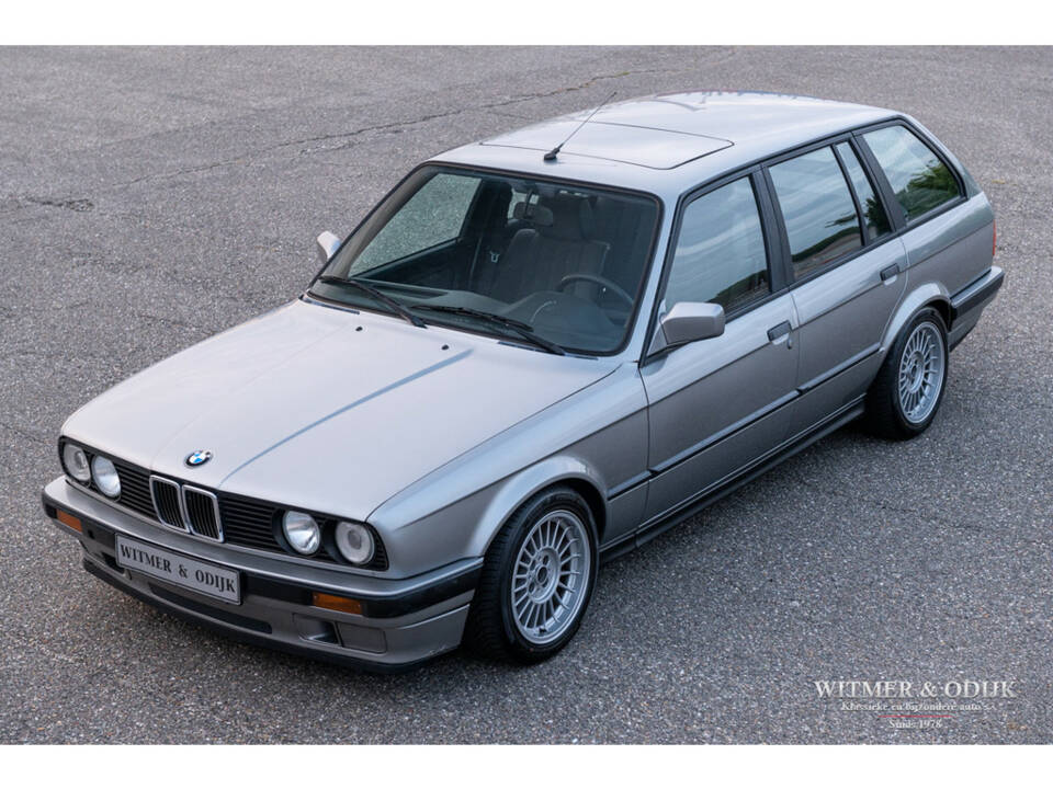 Image 3/50 de BMW 320i Touring (1989)