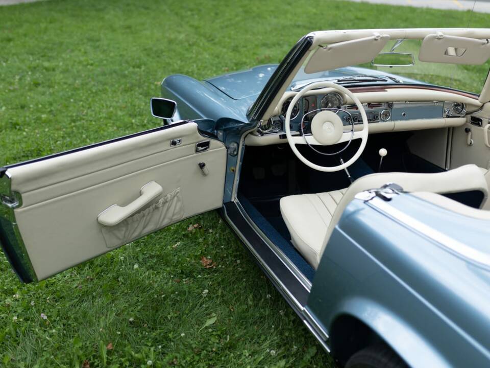 Image 8/16 of Mercedes-Benz 280 SL (1968)
