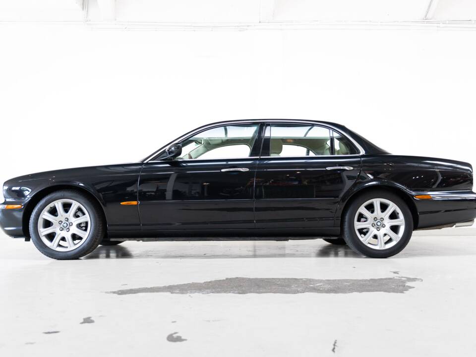 Bild 3/32 von Jaguar XJ 8 3.5 (2005)