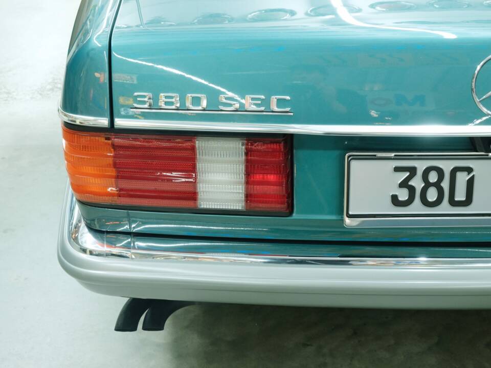 Bild 27/50 von Mercedes-Benz 380 SEC (1983)