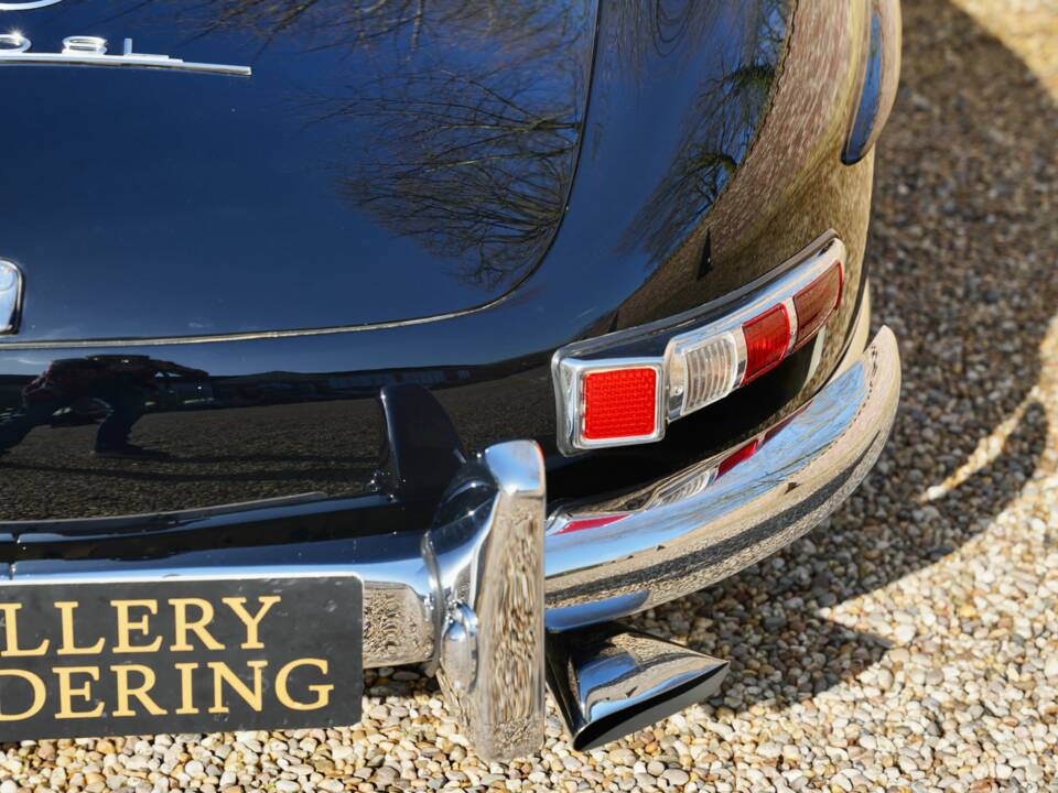 Image 11/50 of Mercedes-Benz 300 SL Roadster (1959)