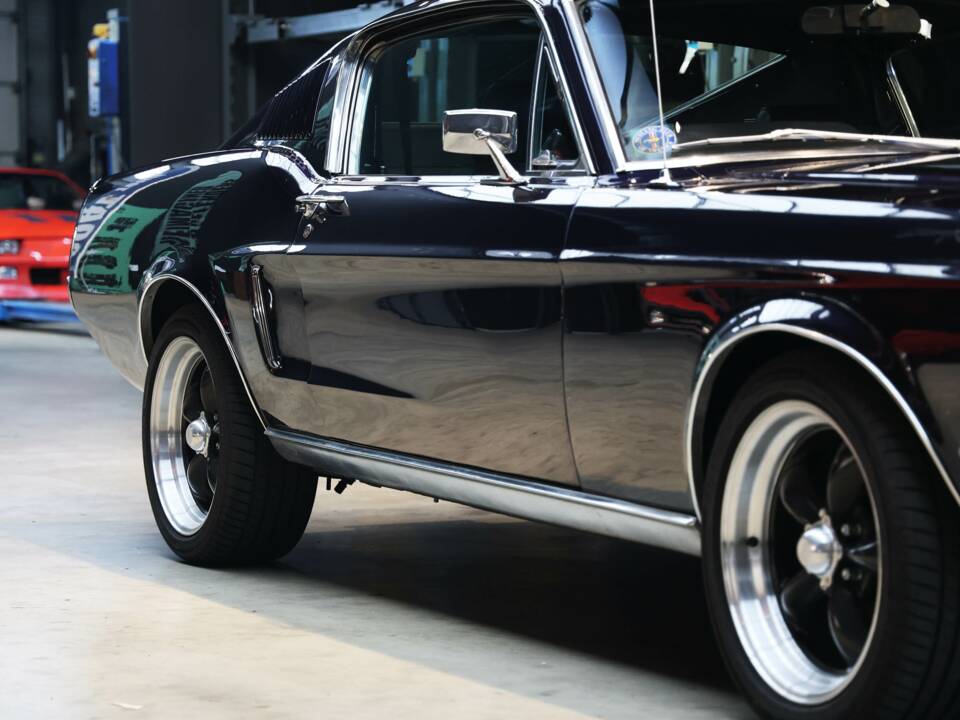 Image 18/57 of Ford Mustang 302 (1968)