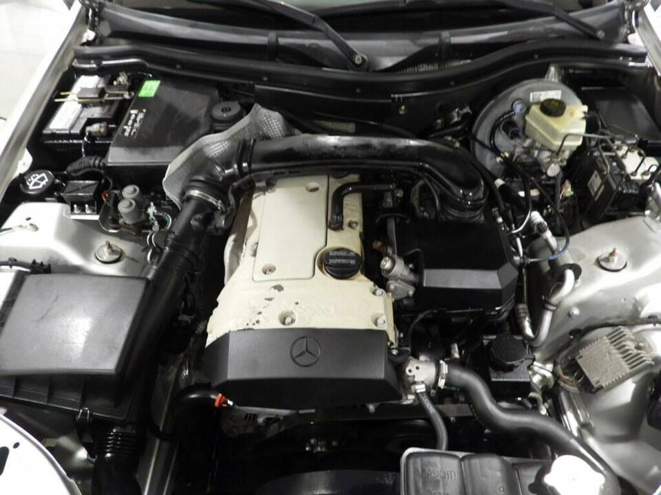 Image 6/10 of Mercedes-Benz SLK 200 (1998)