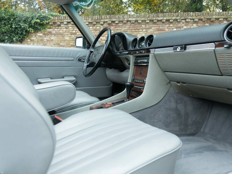 Imagen 47/50 de Mercedes-Benz 560 SL (1986)