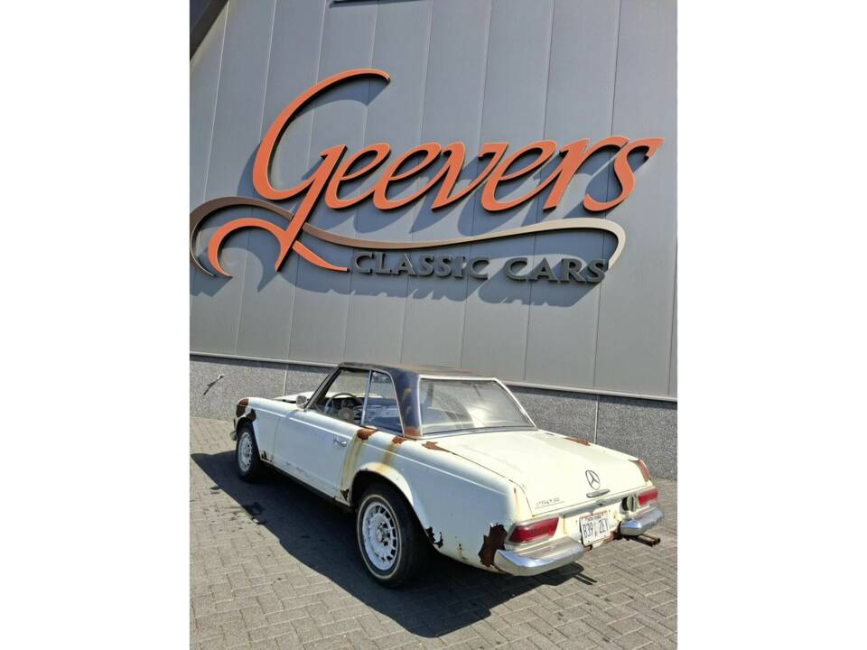 Image 4/50 de Mercedes-Benz 250 SL (1967)