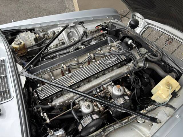 Bild 11/15 von Jaguar XJ 6 4.2 (1972)