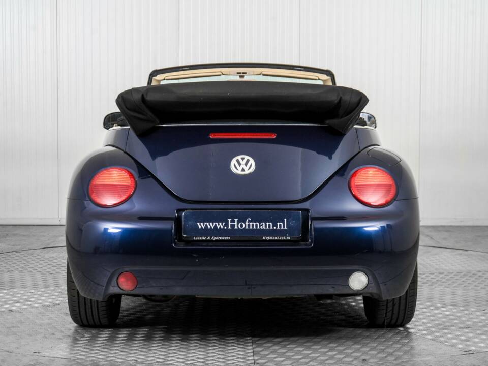 Immagine 13/50 di Volkswagen New Beetle 1.6 (2004)