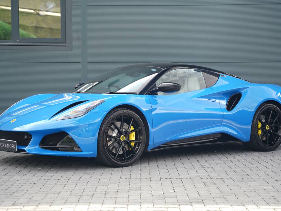 Image 4/50 of Lotus Emira "First Edition" (2022)