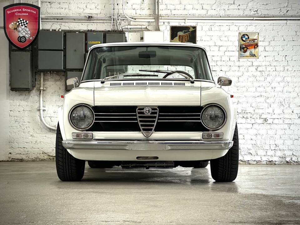 Immagine 3/69 di Alfa Romeo Giulia Nuova Super 1600 (1975)