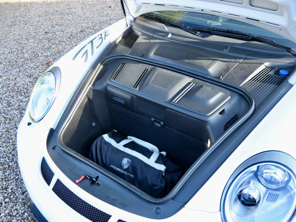 Image 48/50 de Porsche 911 GT3 RS (2010)