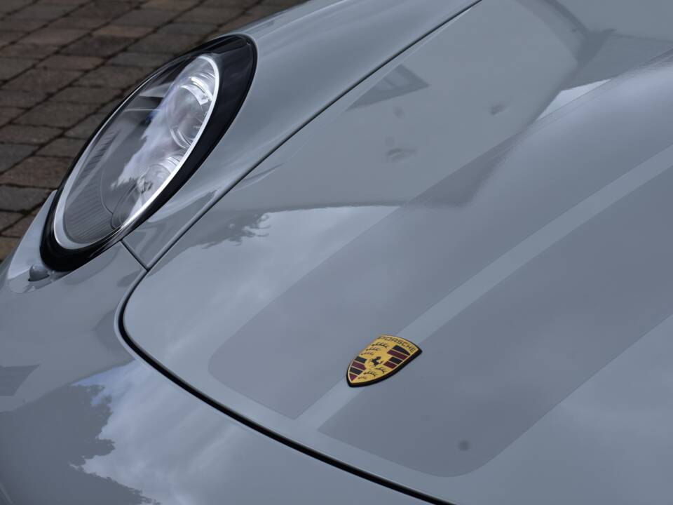 Image 19/50 of Porsche 911 Sport Classic (2010)