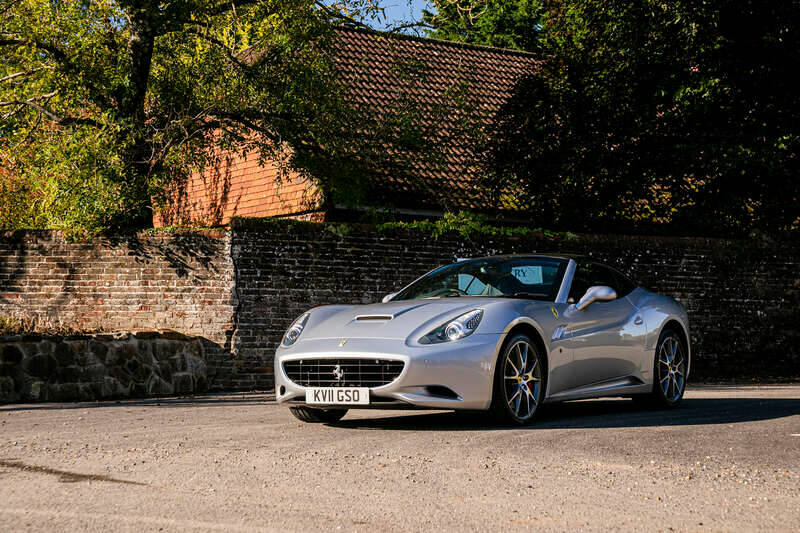 Image 42/44 de Ferrari California (2011)