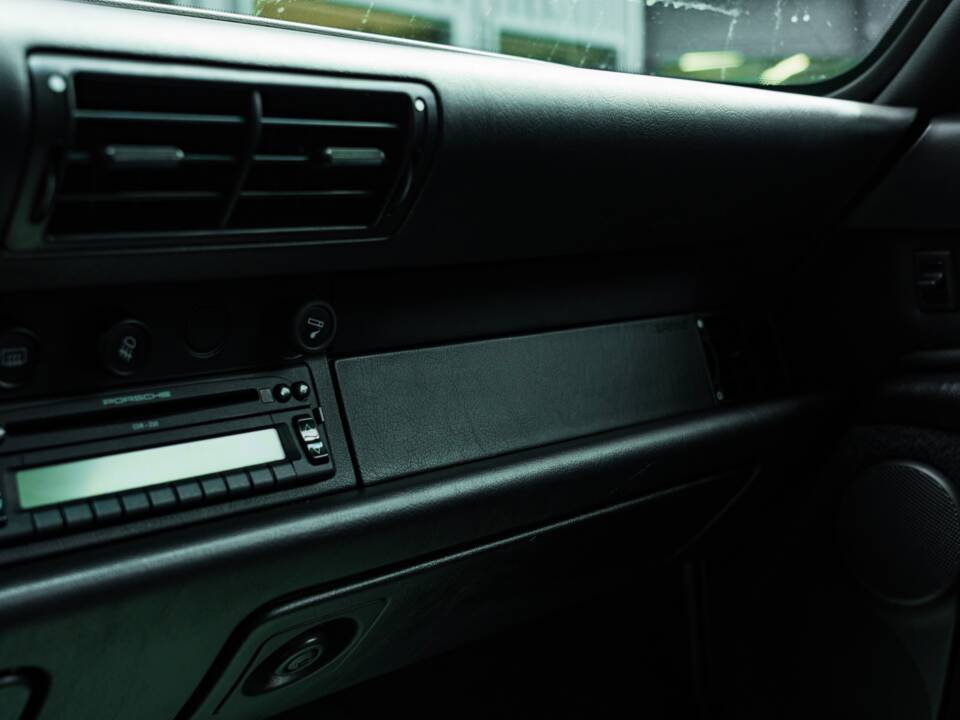 Bild 29/58 von Porsche 911 Carrera 4S (1996)