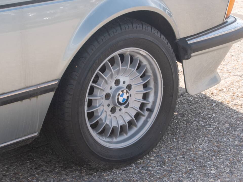 Bild 22/50 von BMW 635 CSi (1984)