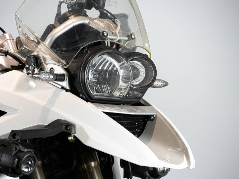 Image 27/50 of BMW DUMMY (2010)