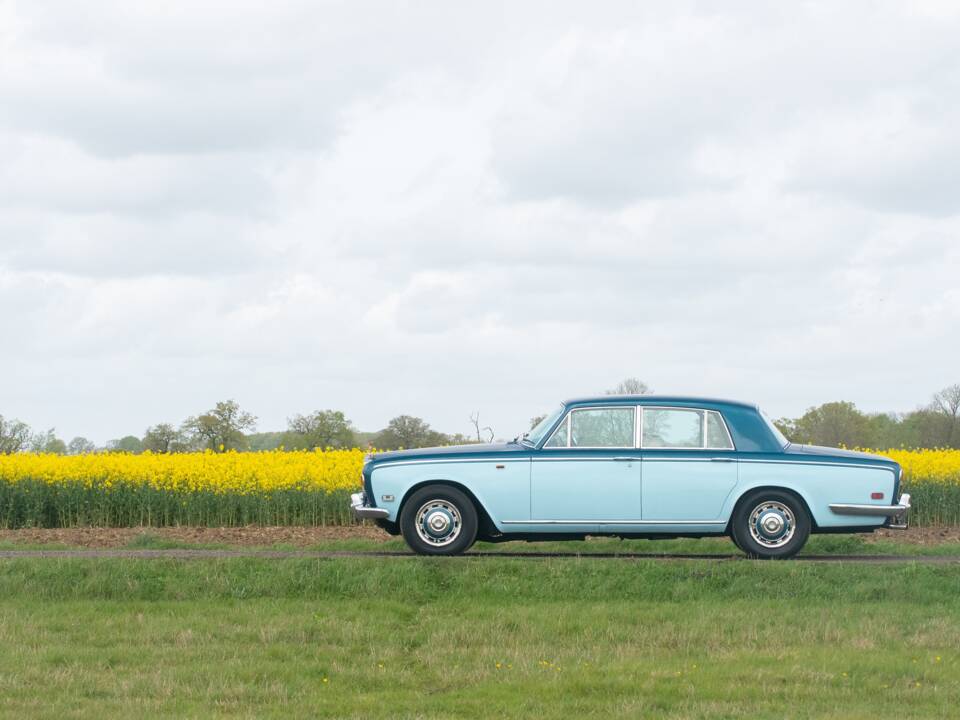 Image 7/50 of Rolls-Royce Silver Shadow I (1976)