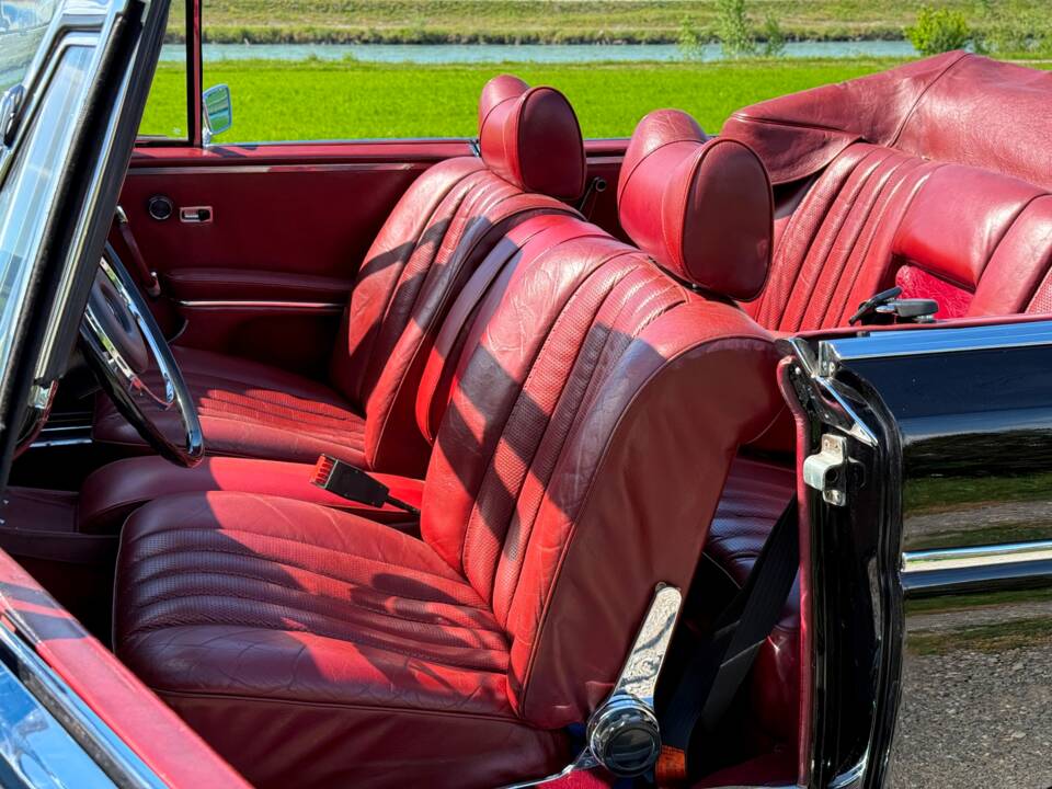 Bild 2/73 von Mercedes-Benz 280 SE 3,5 (1970)