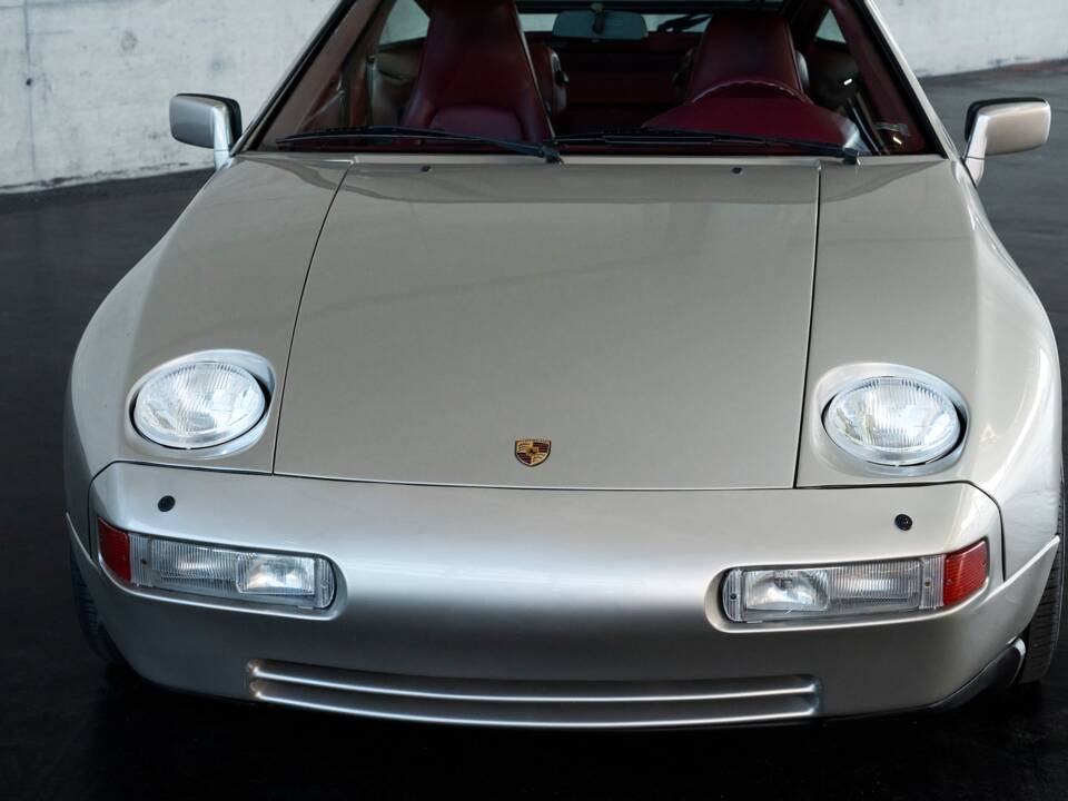 Image 13/50 of Porsche 928 GT (1989)