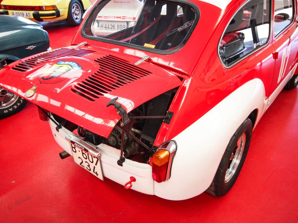 Bild 11/22 von SEAT 600 D (1968)