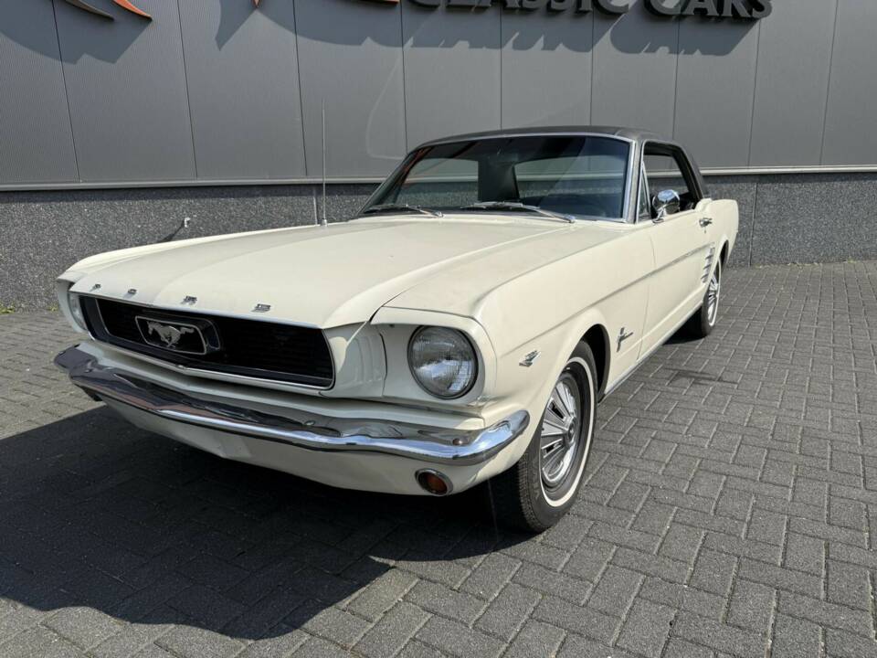 Image 8/40 of Ford Shelby GT 350 (1966)