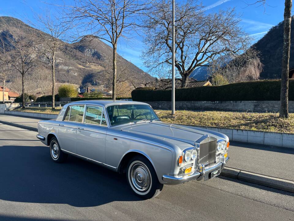 Image 6/21 of Rolls-Royce Silver Shadow I (1968)