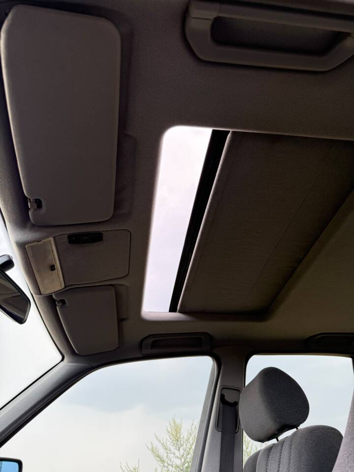 Bild 15/19 von BMW 518i (1993)