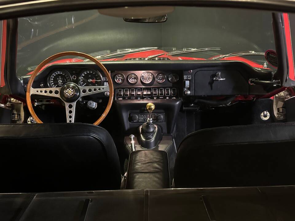 Afbeelding 45/95 van Jaguar XK-E (1970)