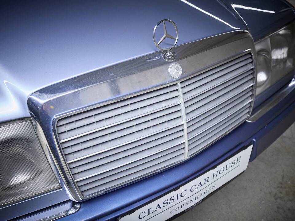 Image 18/100 of Mercedes-Benz 230 TE (1990)