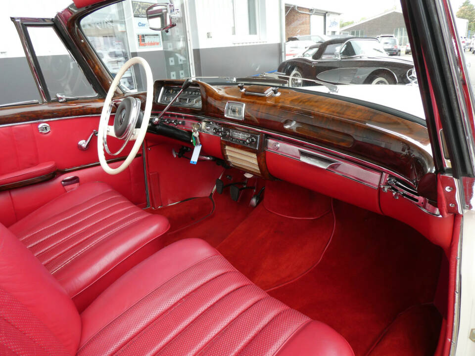 Immagine 12/29 di Mercedes-Benz 220 SE Cabriolet (1960)