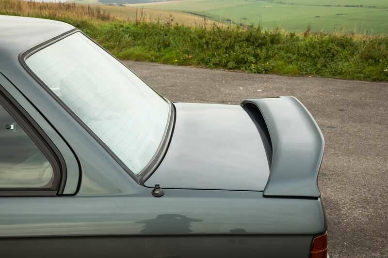 Image 43/50 of BMW 325i (1990)