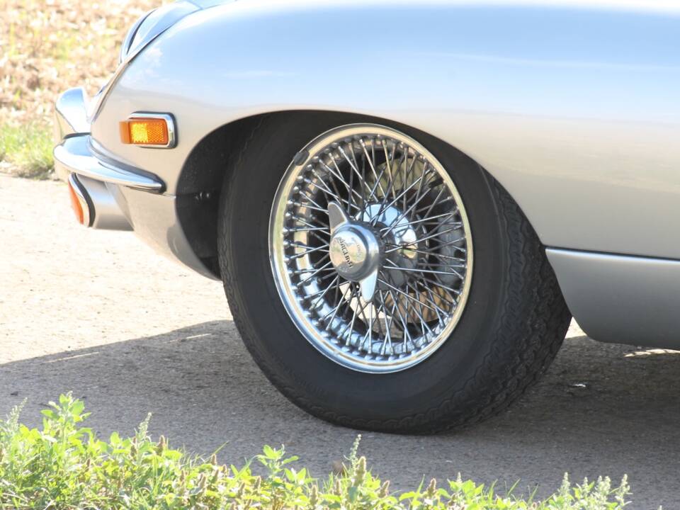 Bild 23/38 von Jaguar E-Type (2+2) (1968)