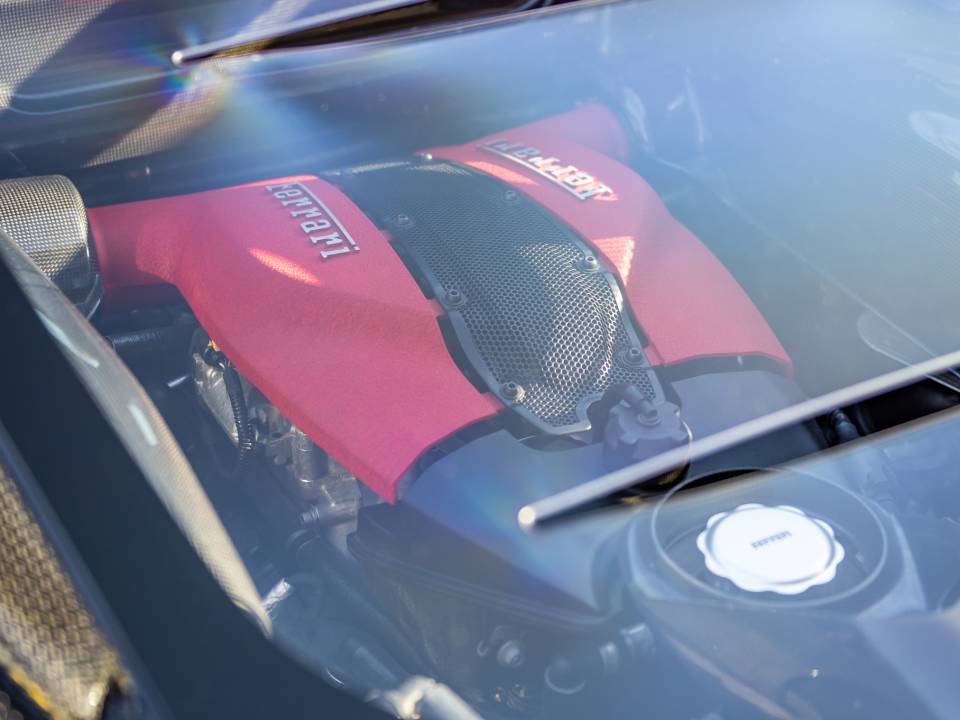 Image 4/8 de Ferrari F8 Tributo (2022)
