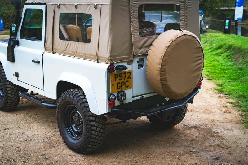 Image 31/50 of Land Rover Defender 90 (1997)