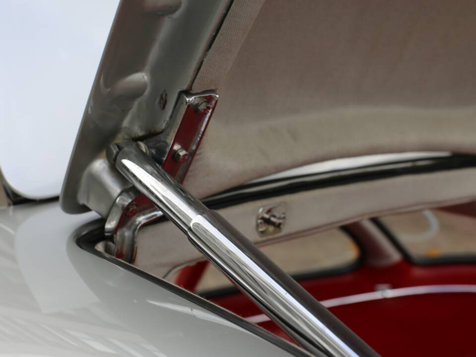 Image 24/37 of Mercedes-Benz 300 SL "Gullwing" (1954)