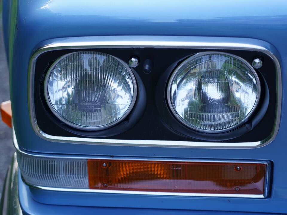 Image 8/12 de Rolls-Royce Camargue (1981)