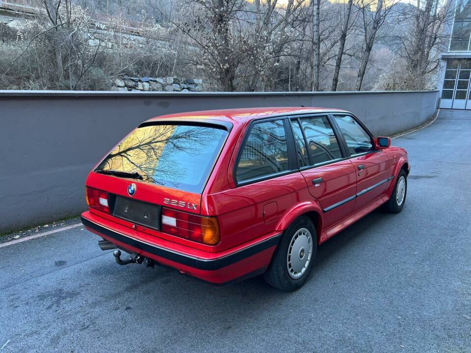 Bild 1/108 von BMW 325ix (1989)