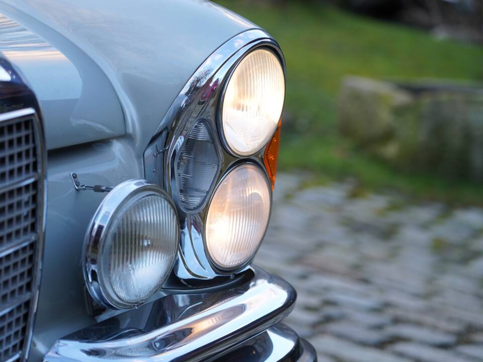 Image 10/14 de Mercedes-Benz 280 SE (1969)