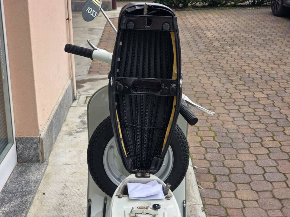 Image 11/29 of Piaggio Vespa 125 Primavera (1977)