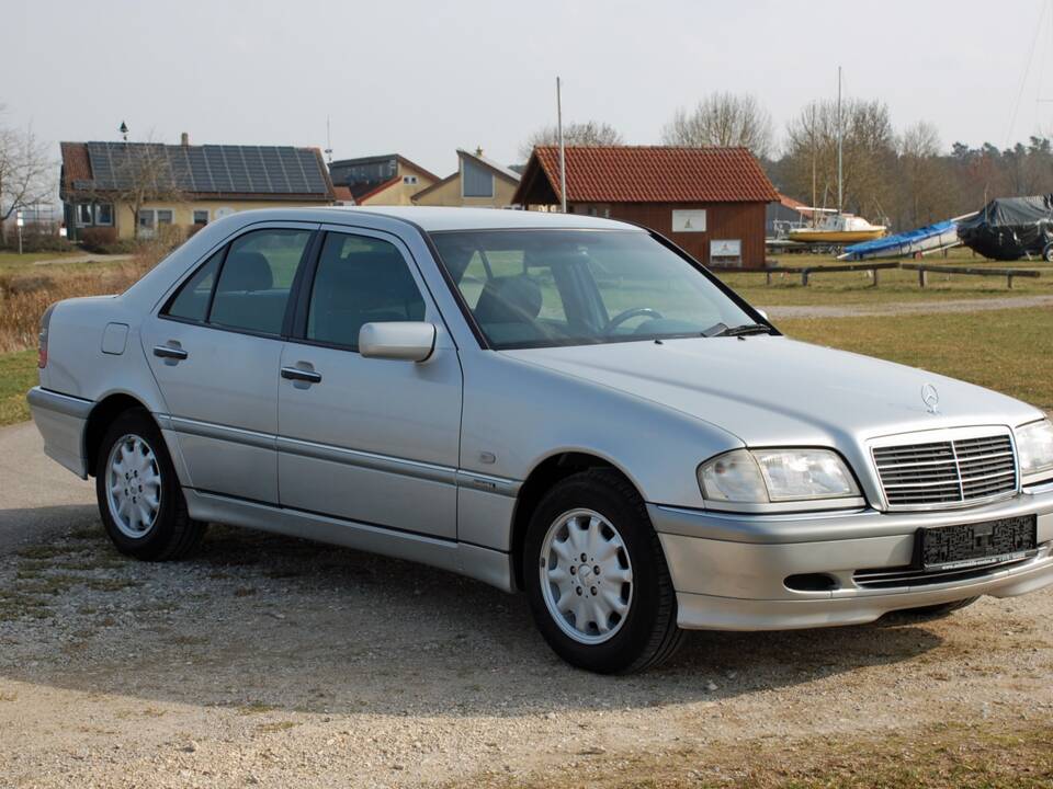 Bild 8/40 von Mercedes-Benz C 200 Kompressor (1997)