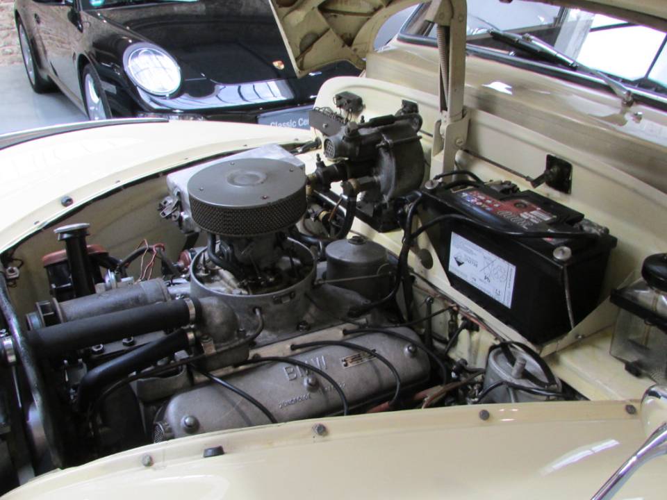 Image 17/19 of BMW 502 F 3,2 Liter Baur (1954)