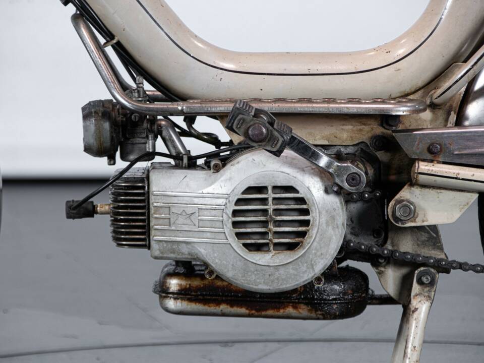 Image 13/50 of Oemmeci DUMMY (1978)