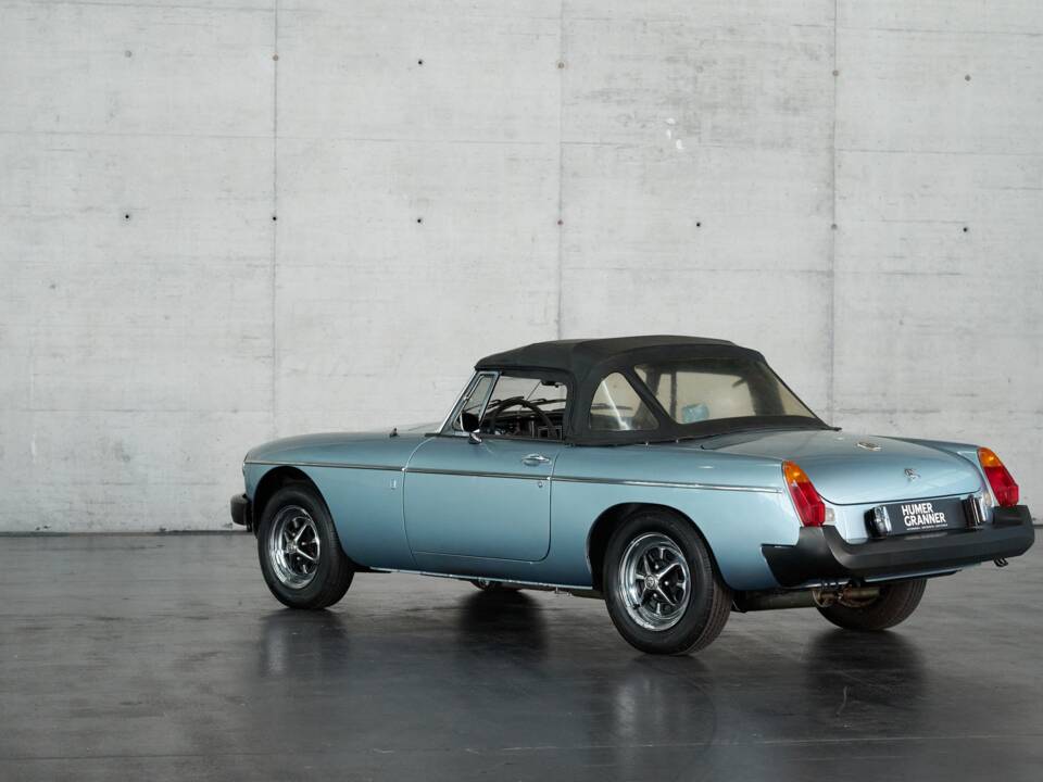 Image 11/50 of MG MGB (1976)