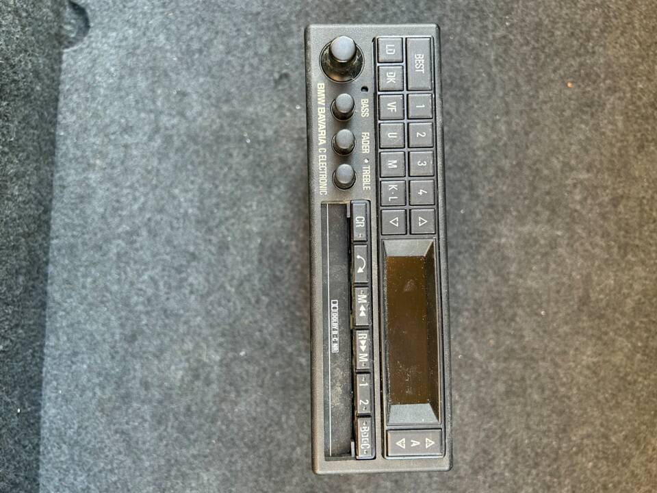 Bild 11/24 von BMW 635 CSi (1987)