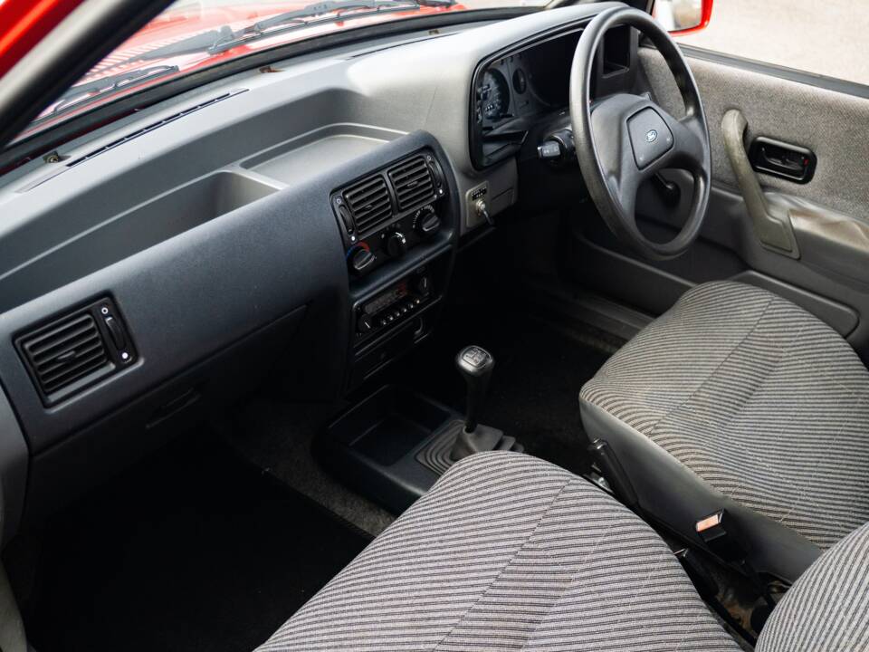 Imagen 14/20 de Ford Escort 1.6 Laser Van (1988)