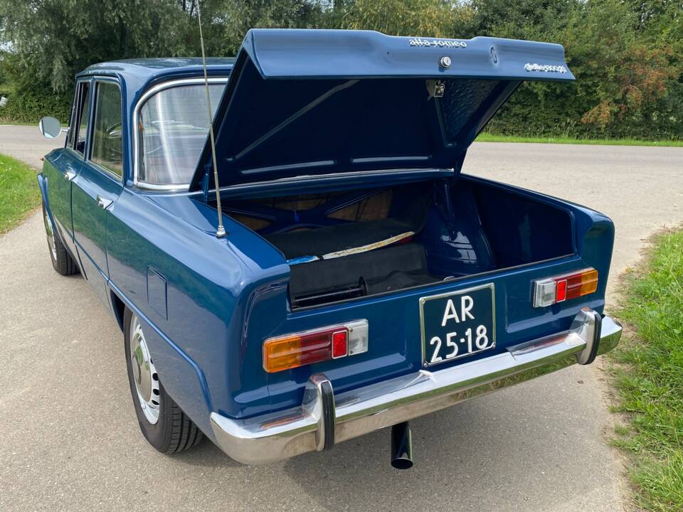 Image 67/75 of Alfa Romeo Giulia 1300 TI (1966)